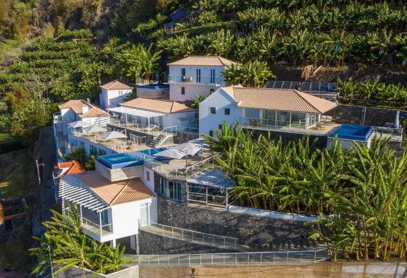 ویلای یک اتاق خوابه با استخر شنا, Escarpa   The Madeira Hideaway