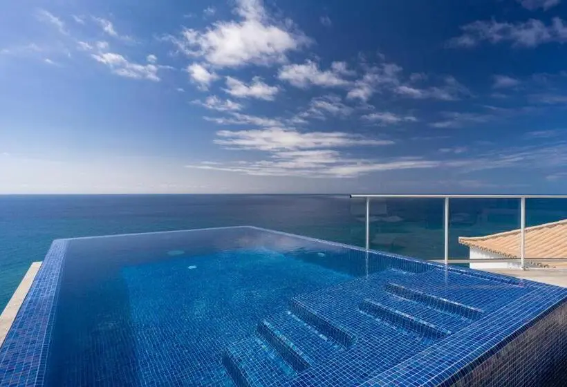 ویلای یک اتاق خوابه با استخر شنا, Escarpa   The Madeira Hideaway
