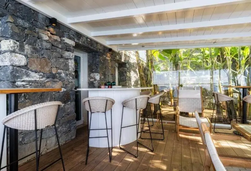 اتاق اساندارد با چشم‌انداز جانبی به دریا, Escarpa   The Madeira Hideaway