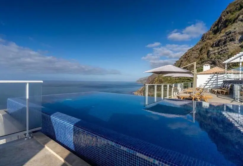 اتاق اساندارد با چشم‌انداز جانبی به دریا, Escarpa   The Madeira Hideaway