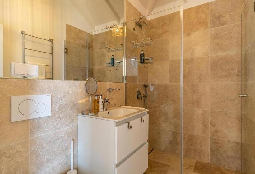 غرفة ديلوكس مطلّة علي البحر مزوَّدة بشُرفة, Escarpa   The Madeira Hideaway