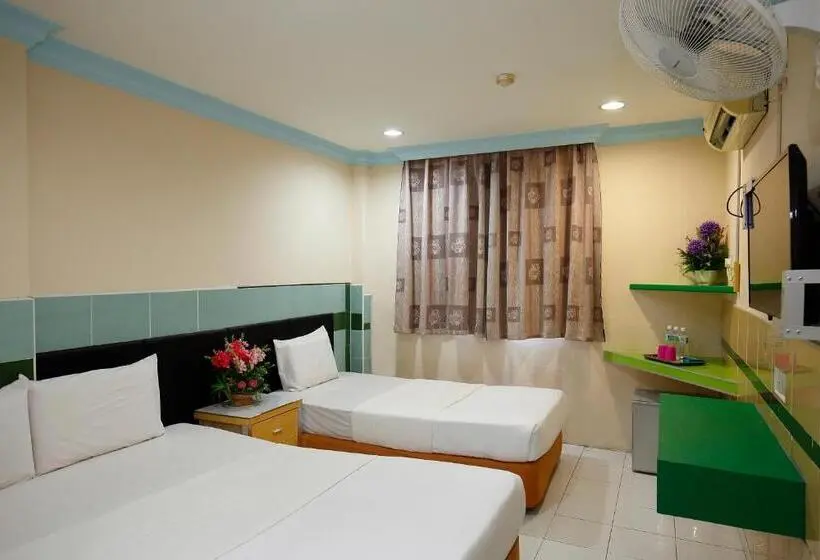 اتاق استاندارد سه نفره, Cosy Inn