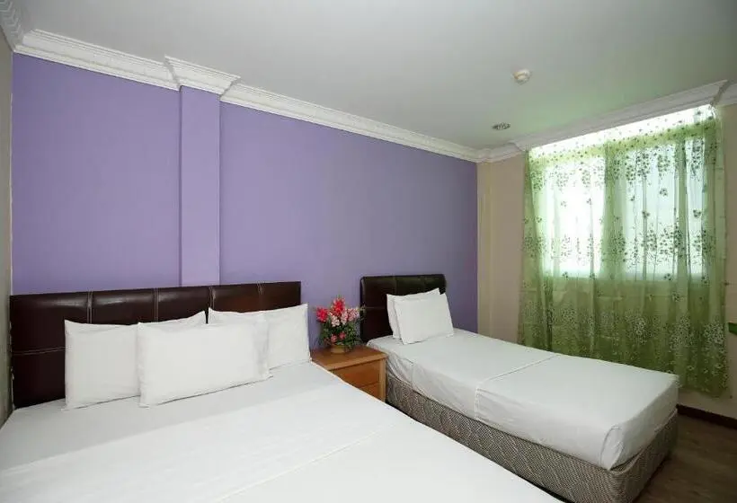 اتاق استاندارد سه نفره, Cosy Inn