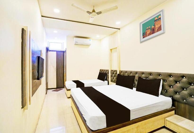 اتاق کلاسیک سه تخته, Shri Shiva Palace