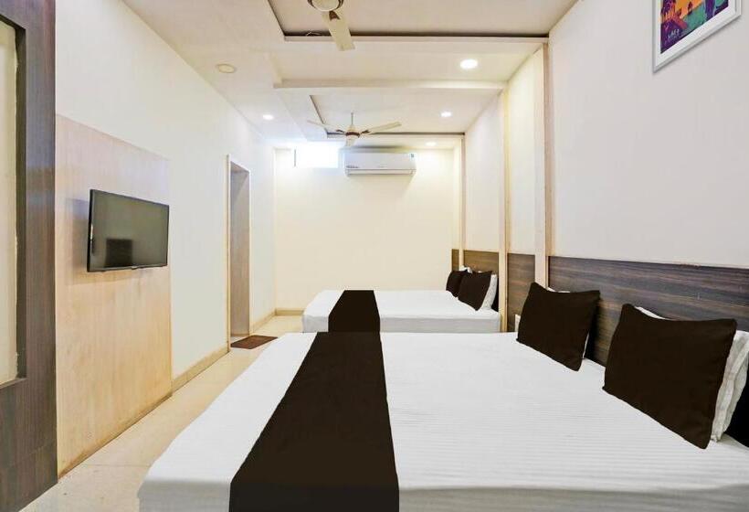 اتاق کلاسیک سه تخته, Shri Shiva Palace