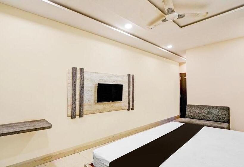 اتاق کلاسیک سه تخته, Shri Shiva Palace