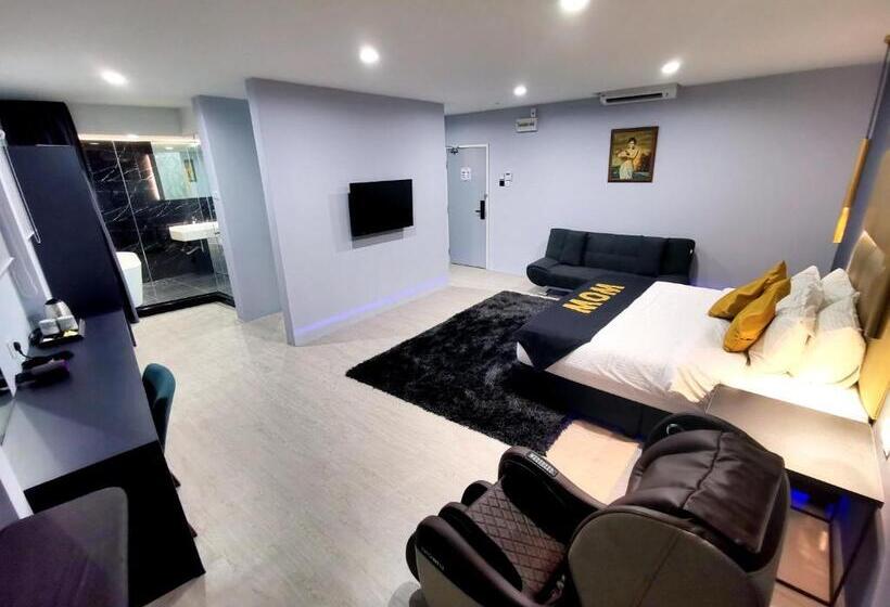 سوئیت پرزیدنت, Wow Hotel Penang