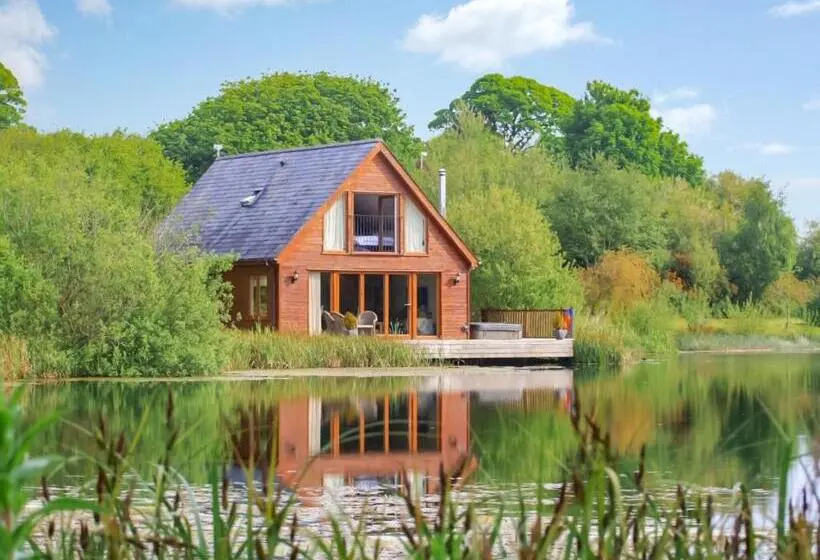 ２ベッドルームハウス, Anglesey Lakeside Lodges
