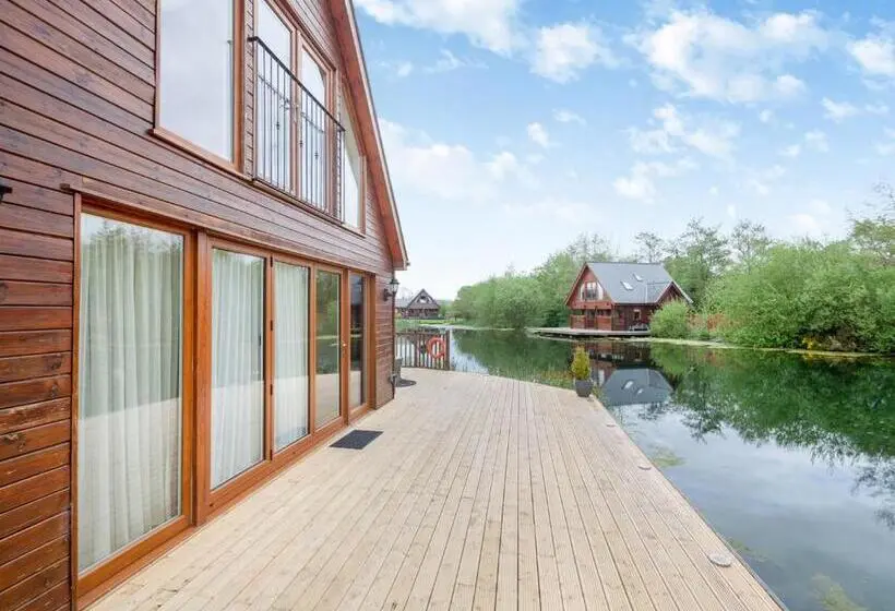 ２ベッドルームハウス, Anglesey Lakeside Lodges