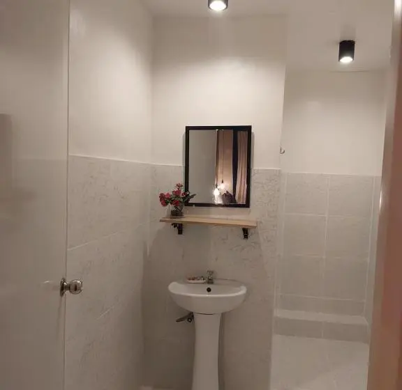 Habitació Deluxe, Moho