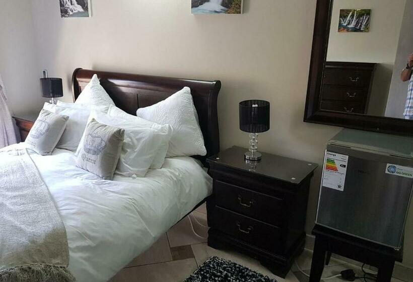 اتاق استاندارد با چشمانداز باغ, Falling Waters Guest House