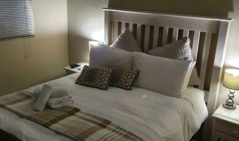 ガーデンビュースタンダードルーム, Falling Waters Guest House