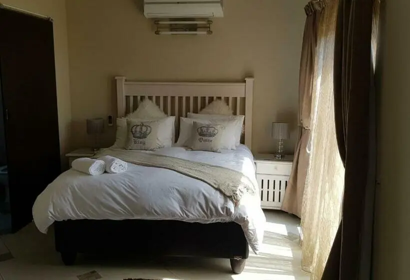 ガーデンビュースタンダードルーム, Falling Waters Guest House
