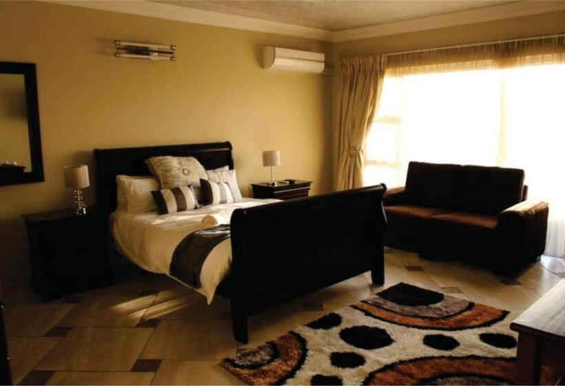 اتاق خانوادگی با چشمانداز دریا, Falling Waters Guest House