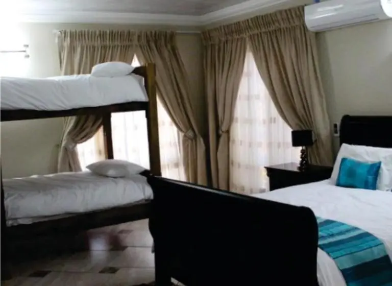 ガーデンビューファミリールーム, Falling Waters Guest House