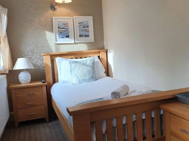 Standard Yhden Hengen Huone, Halfway House Inn