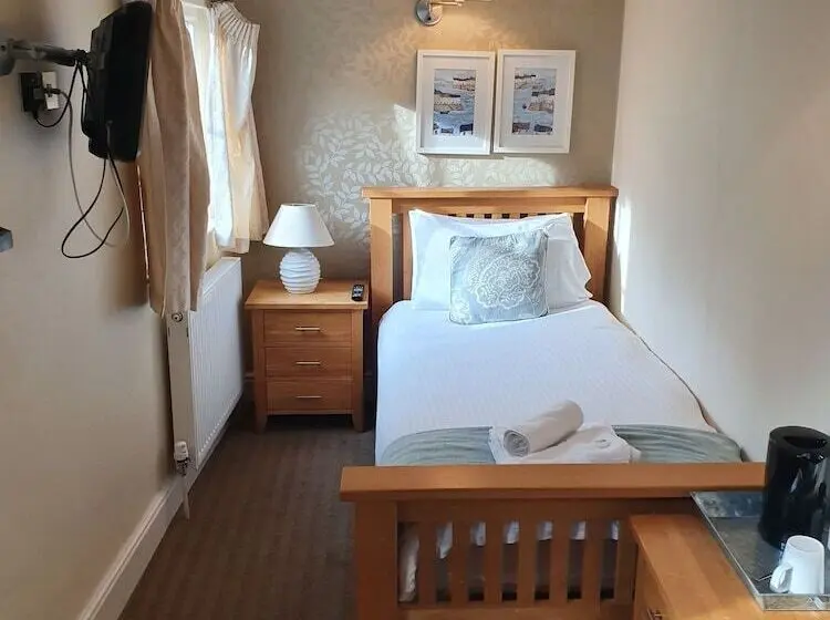 Standard Yhden Hengen Huone, Halfway House Inn