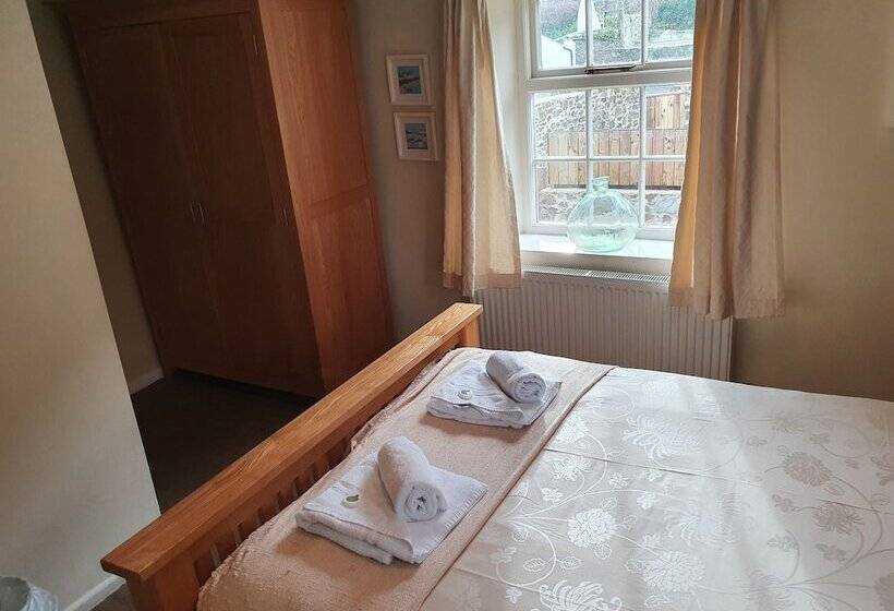 标准间, Halfway House Inn