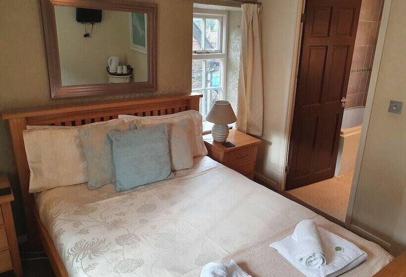 标准间, Halfway House Inn