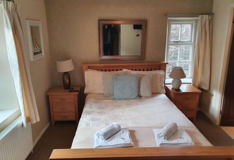 标准间, Halfway House Inn