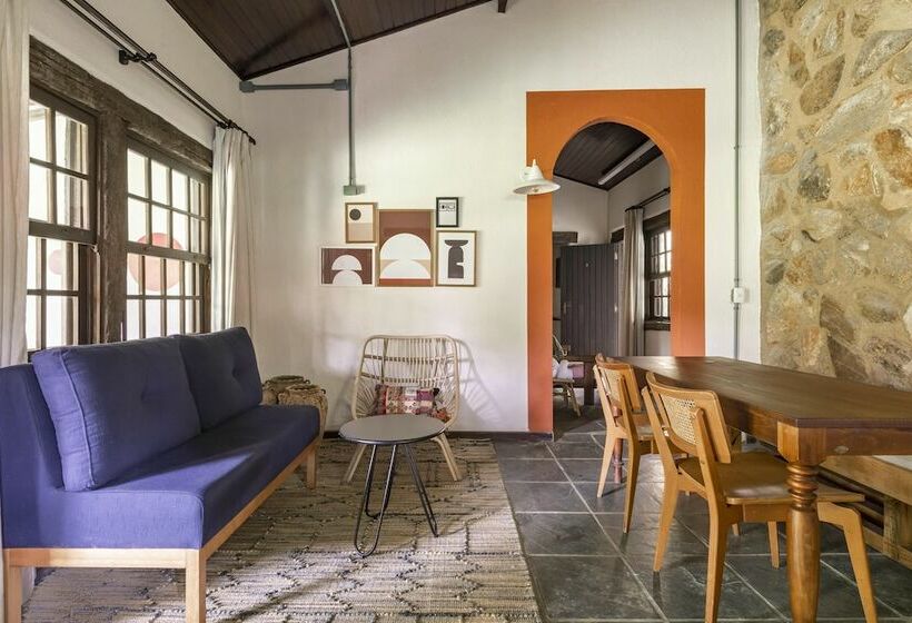 标准间, Selina Paraty