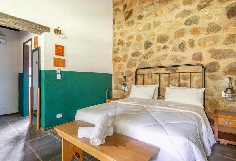 标准间, Selina Paraty