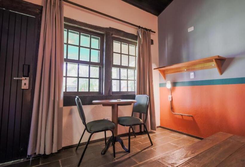 家庭间, Selina Paraty