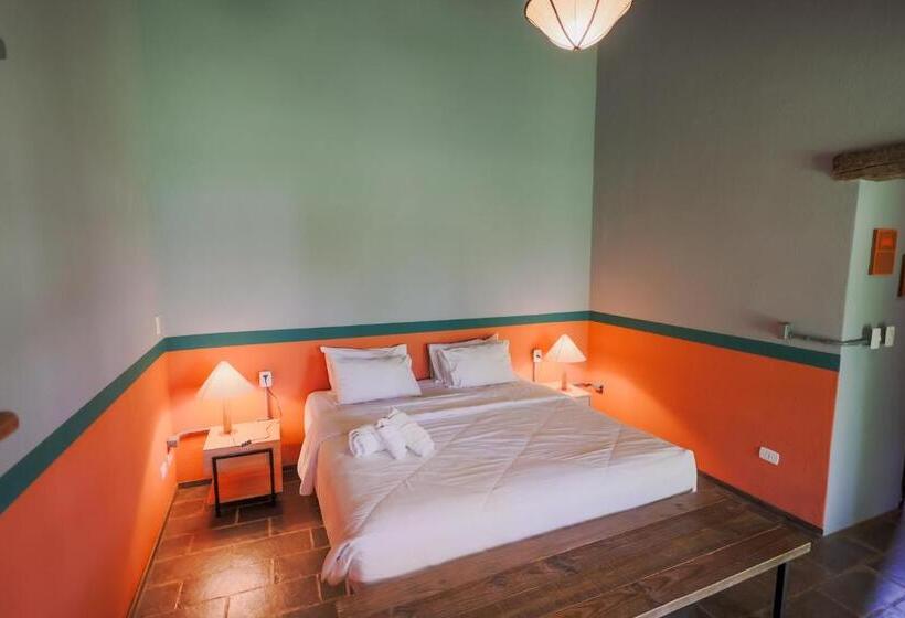 家庭间, Selina Paraty