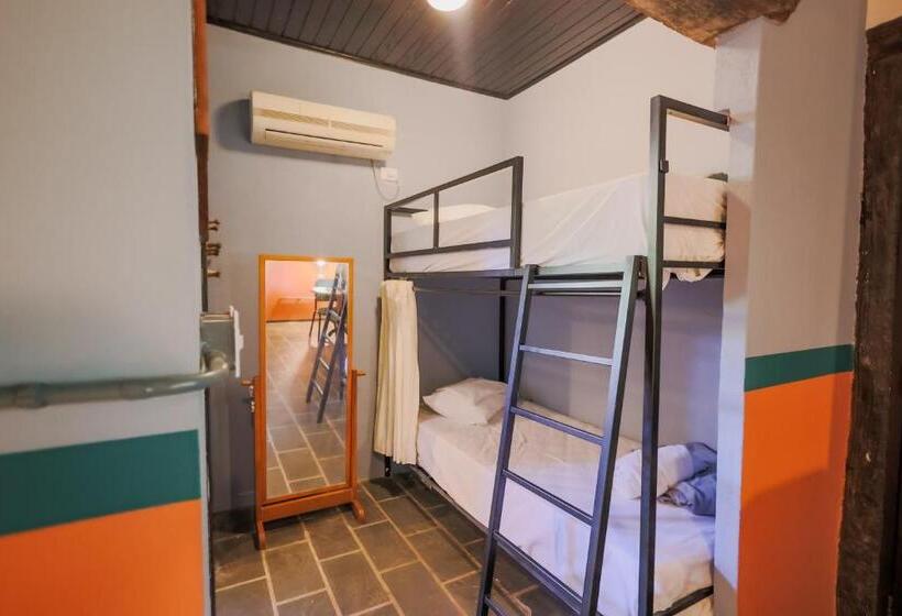 家庭间, Selina Paraty