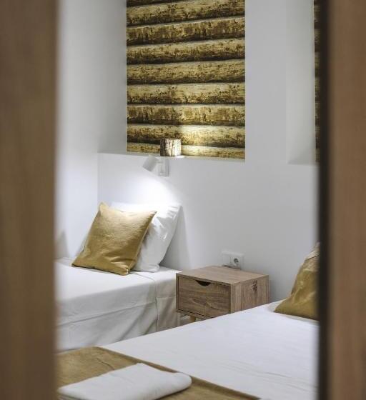 اتاق استاندارد چهارنفره با سرویس بهداشتی مشترک, 4u Lisbon Vi Guesthouse Airport