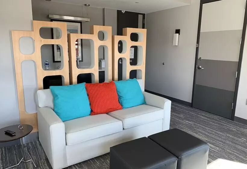 スイート, Aloft Columbus Westerville