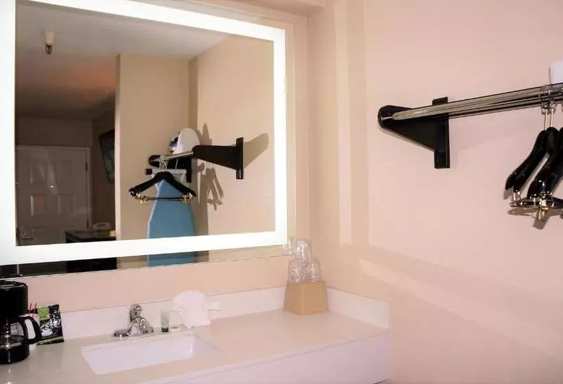 اتاق استاندارد با 2 تخت دوبل, Executive Inn
