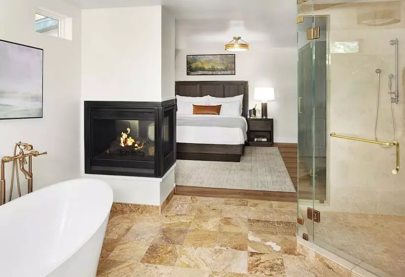 سوییت, Kenwood Inn & Spa