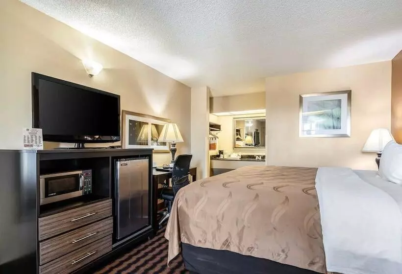 ２ダブルベッドのスタンダードルーム, Quality Inn Decatur River City