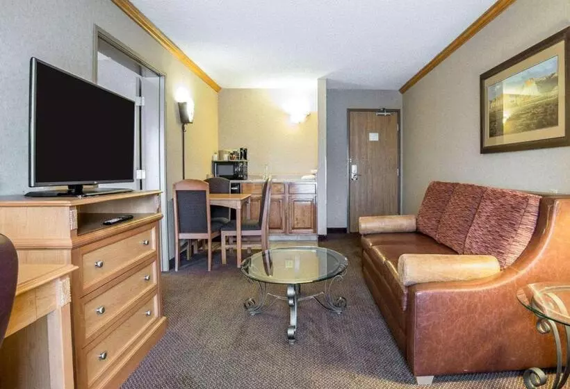 キングサイズベッドのスイートルーム, Quality Inn & Suites Casper Near Event Center