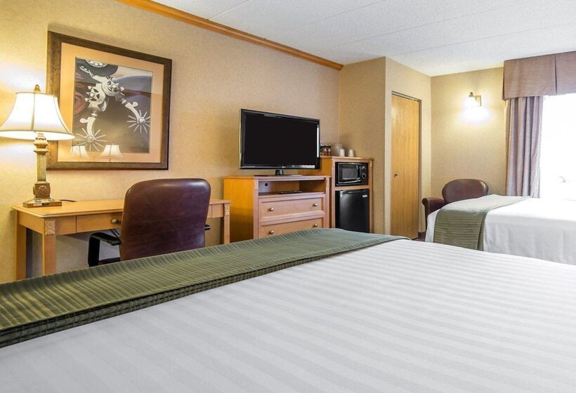 带2个双人床的标准工作室, Quality Inn & Suites Casper Near Event Center
