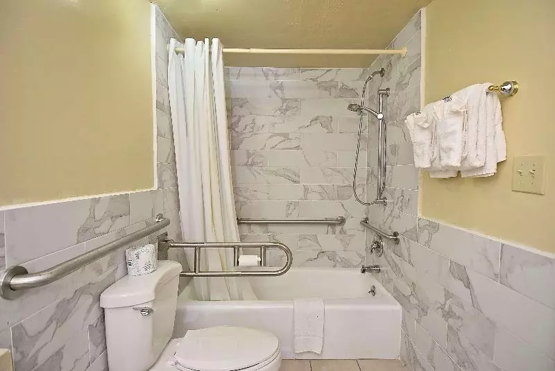身障者適用スタンダードルーム, Surestay Hotel By Best Western Sarasota Lido Beach