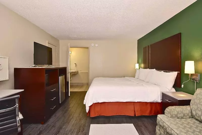 身障者適用スタンダードルーム, Surestay Hotel By Best Western Sarasota Lido Beach