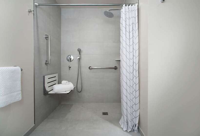 غرفة قياسية سرير كينج, The Inverness Denver, a Hilton Golf & Spa Resort