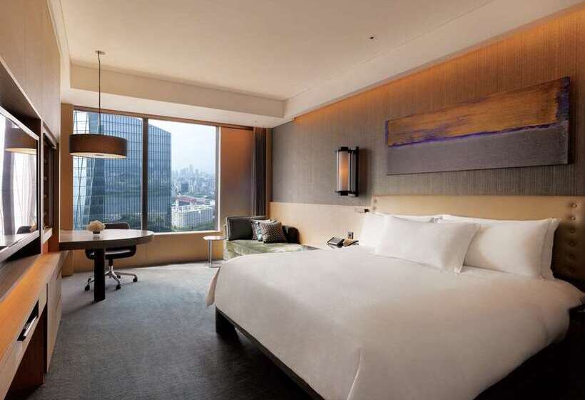 غرفة قياسية سرير كينج, The Inverness Denver, a Hilton Golf & Spa Resort