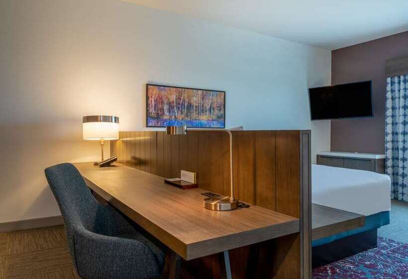 장애인을 위한 킹사이즈 침대 스탠다드 룸, The Inverness Denver, a Hilton Golf & Spa Resort