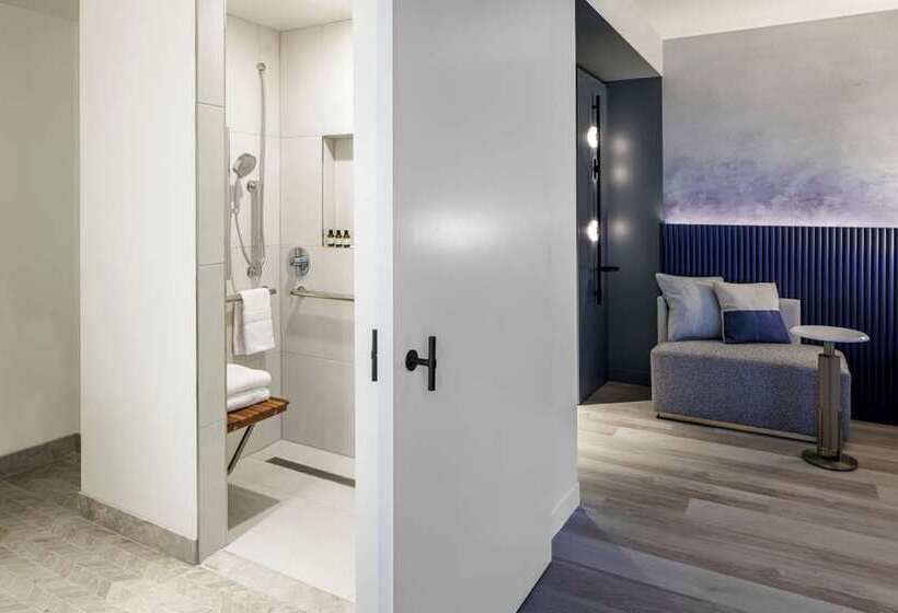 إستوديو قياسى سرير كينج, The Inverness Denver, a Hilton Golf & Spa Resort