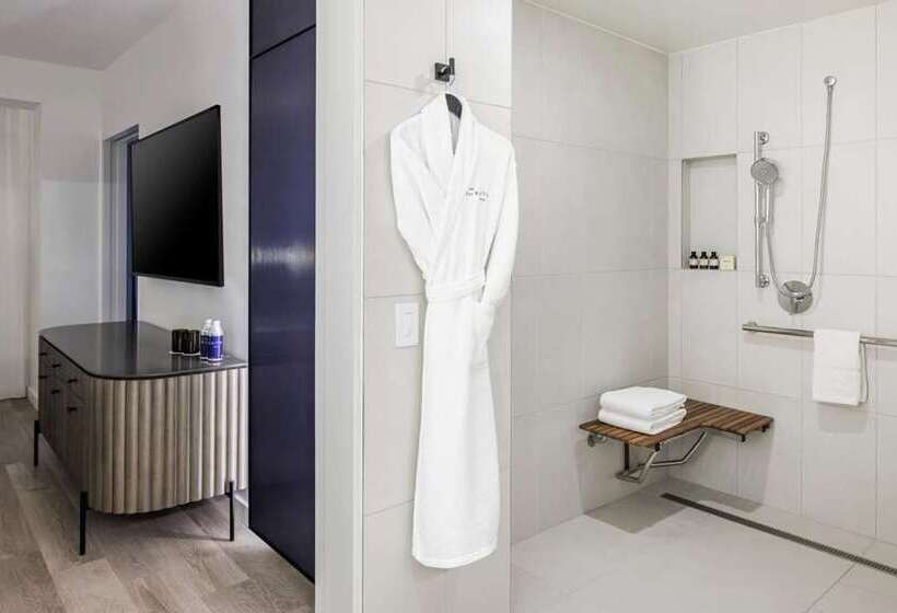스탠다드 스튜디오 킹침대, The Inverness Denver, a Hilton Golf & Spa Resort