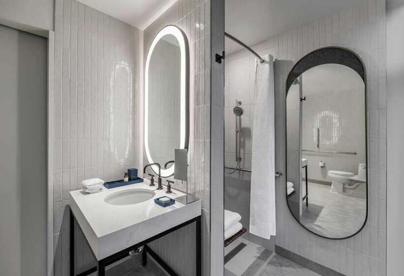 إستوديو قياسى سرير كينج, The Inverness Denver, a Hilton Golf & Spa Resort