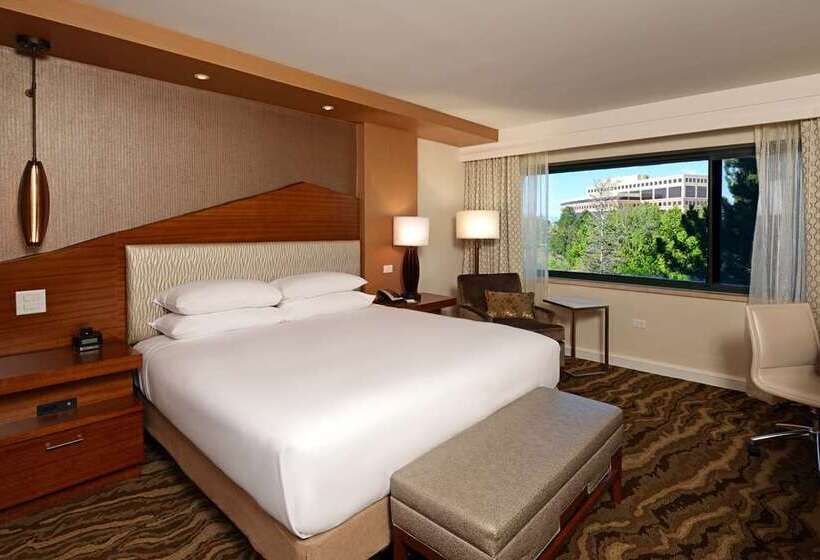 إستوديو قياسى سرير كينج, The Inverness Denver, a Hilton Golf & Spa Resort