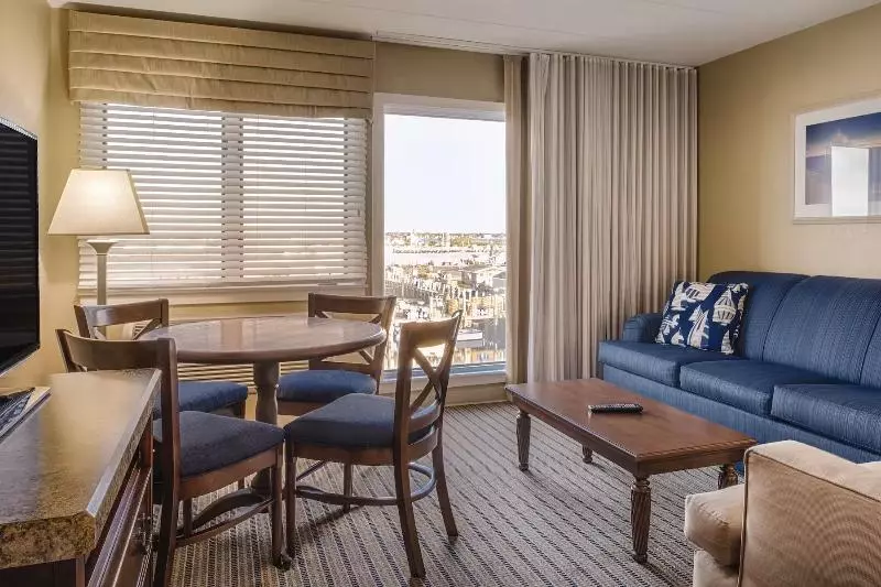 スイート, Club Wyndham Inn On Long Wharf
