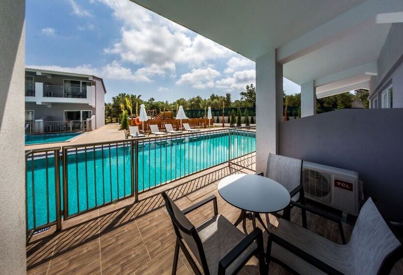 اتاق خانوادگی, Caretta Paradise Resort & Waterpark