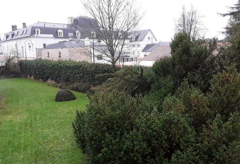 标准间, Le Relais De Voisins