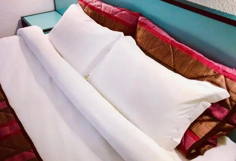スタンダードシングルルーム, Le Relais De Voisins