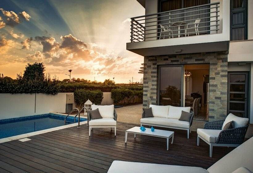 Вилла Deluxe 3 Спальни, Atlantis Gardens